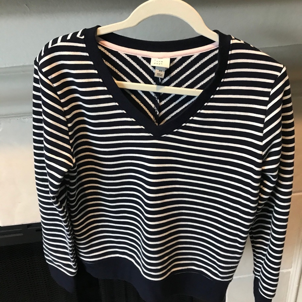 🛍 Sweater a new day by target size xs 🍁